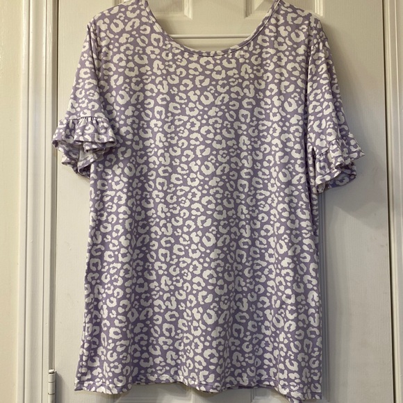 Purple and White ruffle sleeve top. NWT - Picture 1 of 6